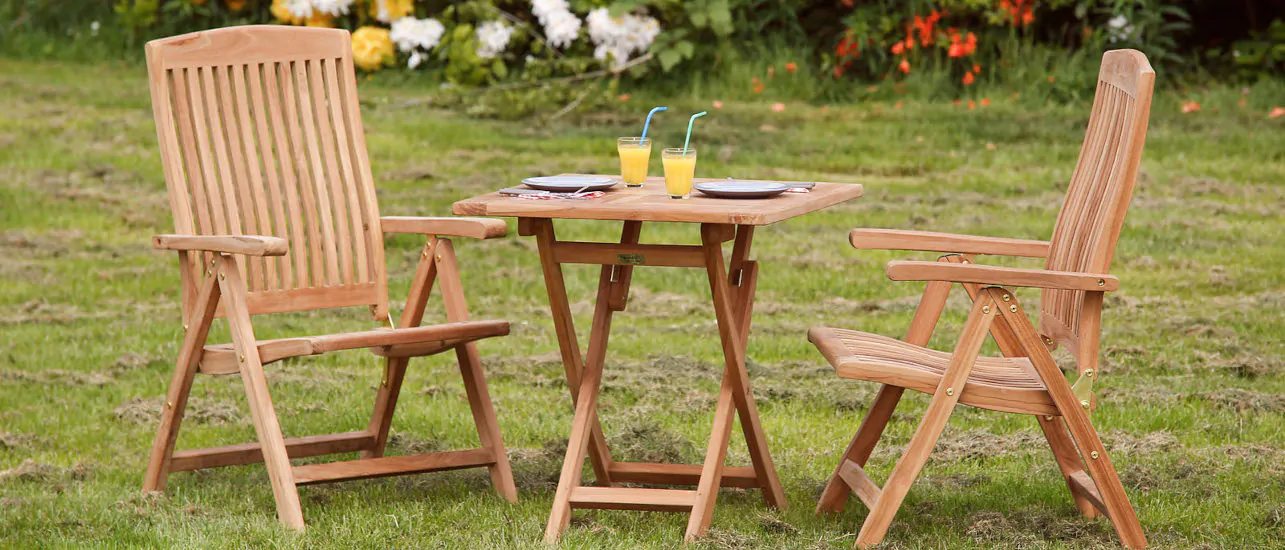 Transform Your Outdoor Space with Stylish Tuinbanken & 3D Wandpanelen