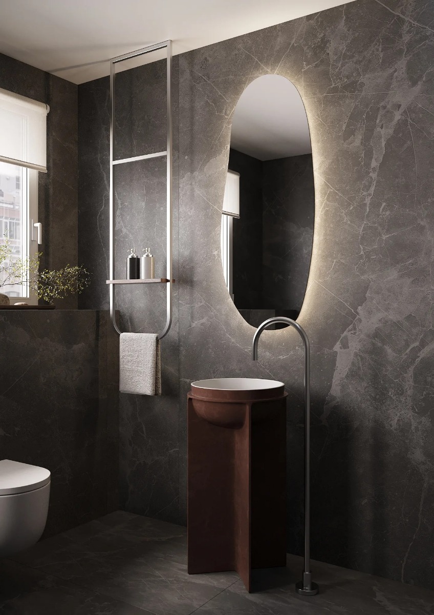 AMSTERDAM toiletspiegel met modern ontwerp en indirecte verlichting - 400x700 mm, ideaal voor kleine badkamers en toiletten. Minimalistisch design, zachte lichtverspreiding, CE-gecertificeerd, 2 jaar garantie. - Hover