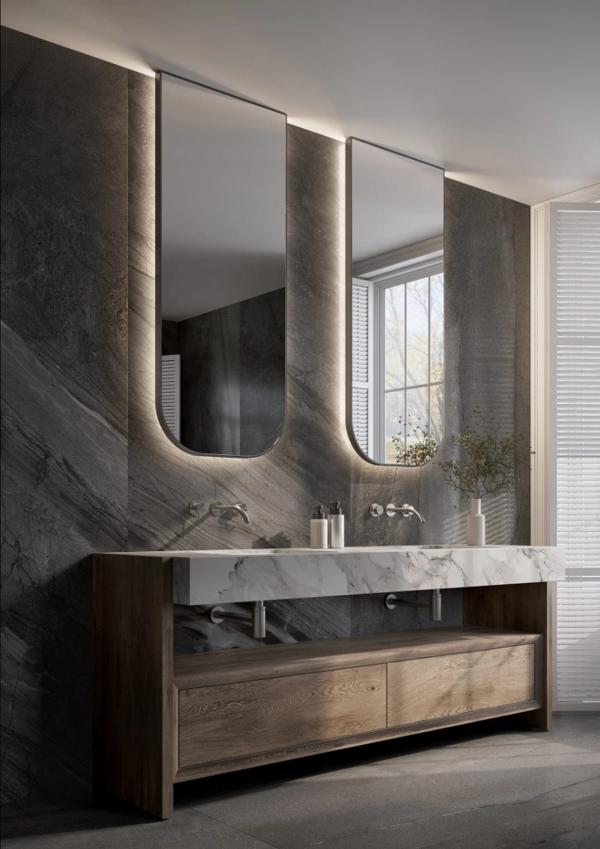BRUGGE spiegel – luxe designspiegel met indirecte LED-verlichting, maatwerkopties, en stijlvol frame in diverse kleuren, zoals mat zwart. Verkrijgbaar in afmetingen van 800×400 mm tot 1400×700 mm. Perfect voor moderne en klassieke interieurs. - Hover