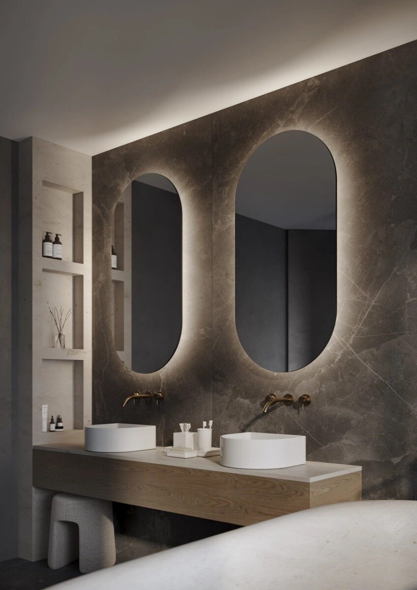 Ovale LED-spiegel met dimbare infraroodsensor en spiegelverwarming – Verkrijgbaar in 450×900 mm en op maat tot 1000×2000 mm. Stijlvol design met indirect licht, CE-gecertificeerd en snelle levering. Perfect voor badkamer en interieur.