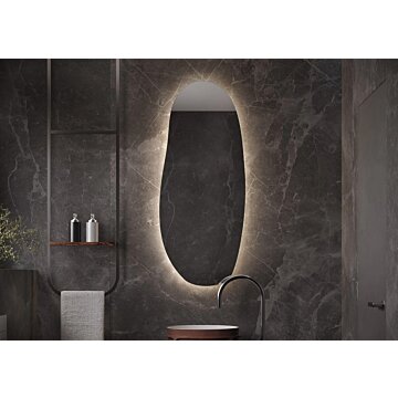 AMSTERDAM spiegel – stijlvolle organische vorm met indirecte LED-verlichting, dimbare infraroodsensor en spiegelverwarming. Perfect voor badkamer, slaapkamer of hal. Moderne, functionele designspiegel met CE-markering en 2 jaar garantie.