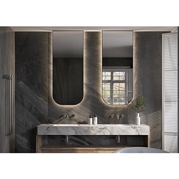 BRUGGE spiegel – luxe designspiegel met indirecte LED-verlichting, maatwerkopties, en stijlvol frame in diverse kleuren, zoals mat zwart. Verkrijgbaar in afmetingen van 800×400 mm tot 1400×700 mm. Perfect voor moderne en klassieke interieurs.