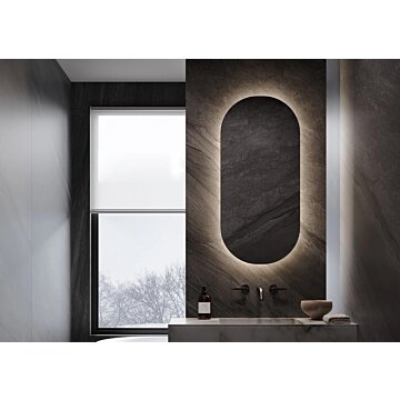 ORLANDO ovale LED spiegel met touchdimmer, spiegelverwarming en warm/koud lichtwissel. Verkrijgbaar in maat 450×1050 mm en op maat tot 1000×2000 mm. Voorzien van CE-markering, zandstraalbewerking en optionele Bluetooth-audio of digitale klok. Stijlvolle e