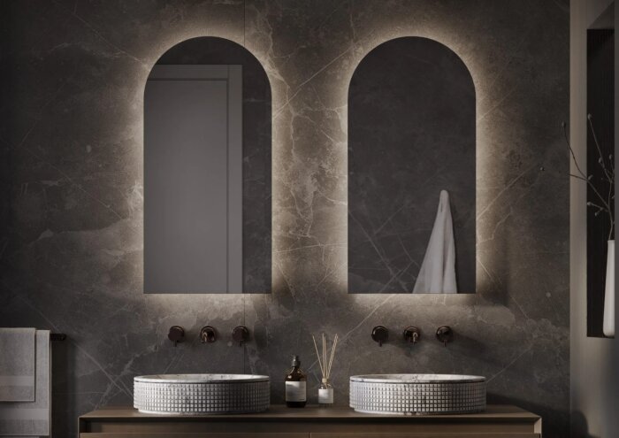 Moderne BANGKOK spiegel met dimbare LED-verlichting en verwarming – stijlvolle wandspiegel met indirect licht, strak design en CE-markering voor een eigentijds interieur.