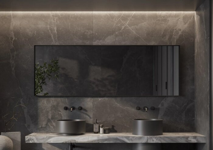 De CHICAGO spiegel met mat zwart frame biedt een strak en elegant ontwerp, ideaal voor op maat gemaakte interieurs. Verkrijgbaar in diverse afmetingen en met maatwerkopties zoals dimbare trafo’s, Bluetooth-audio, en LED-verlichting. Perfect voor moderne e