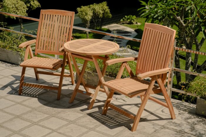 Teakea tuinset met 2 Linda standenstoelen en ronde klaptafel Ø70 cm – duurzame FSC teak tuinset voor balkon of terras
