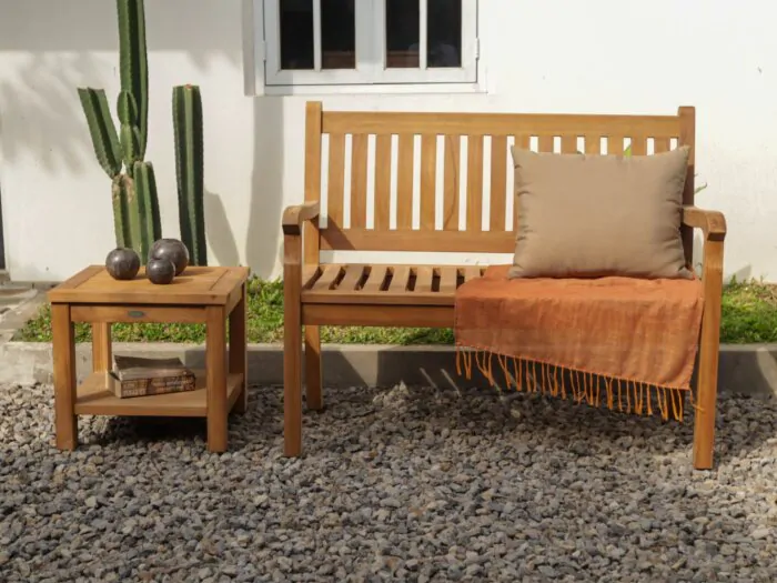 Twee-zits tuinbank ‘Beaufort’ van duurzaam teak, 120 cm met salontafel en kussen
