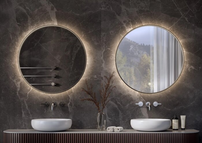 TYRUS ronde spiegel met modern design, verkrijgbaar in diverse afmetingen en kleuren, zoals mat zwart. Voorzien van subtiele indirecte verlichting, CE-markering en 2 jaar garantie. Snelle levering voor voorraadmodellen en maatwerkopties beschikbaar. Perfe