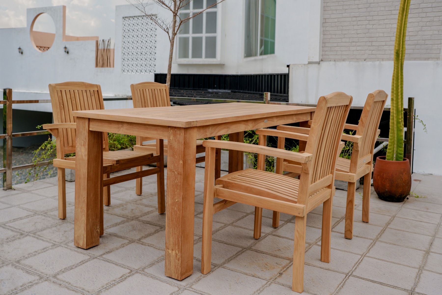 Teakea Teakhouten Tuinset met 6 Ibiza stapelbare stoelen en Nelson tafel 180x90 cm – duurzame en stijlvolle tuinmeubels van massief teak

 - Hover