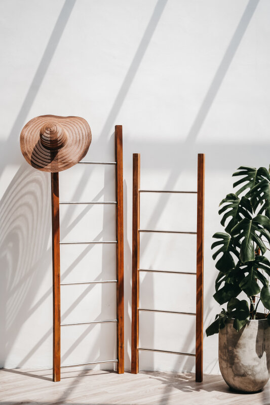 Decoratie ladder Teakhout met RVS Stijlen-Rustiek Teak | 50x5x150 - Hover