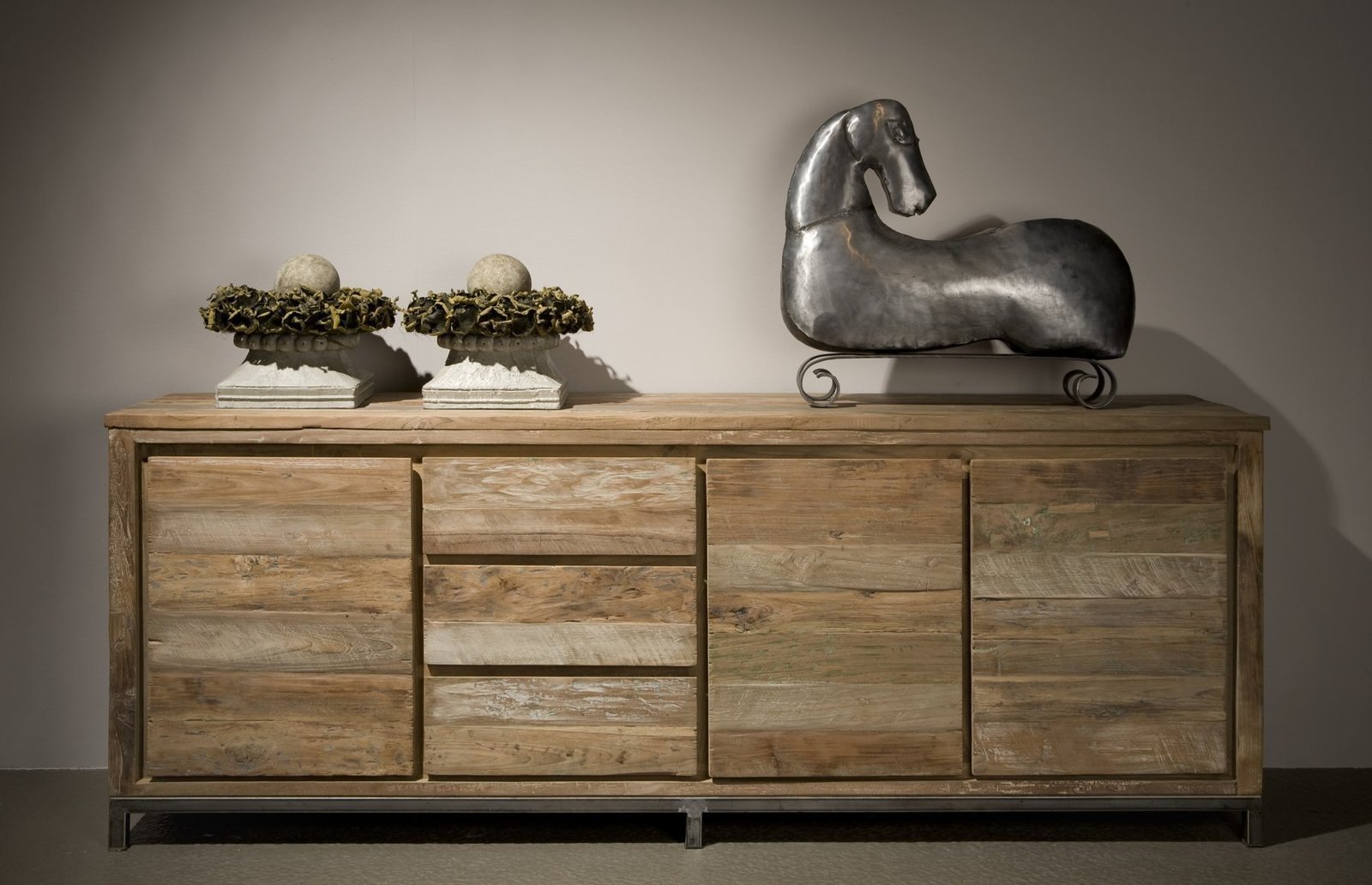 Venetië | Dressoir | 220 x 45 x 85 (h) cm - Hover