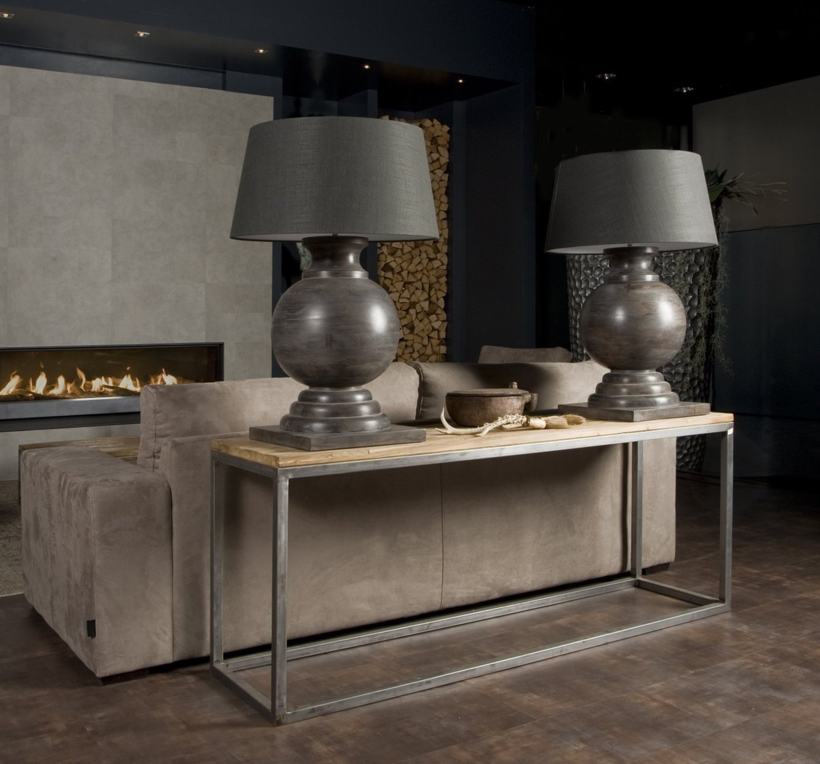 Venetië | Industriëel Wandtafel Dressoir | 180 x 40 x 70 (h) cm - Hover