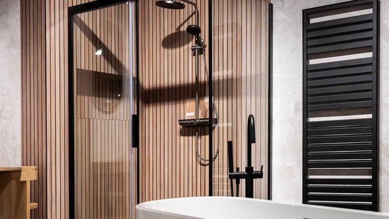 Complete bathroom renodeco wandpanelen breed - Teakea Nieuwe badkamerwand zonder losse tegels