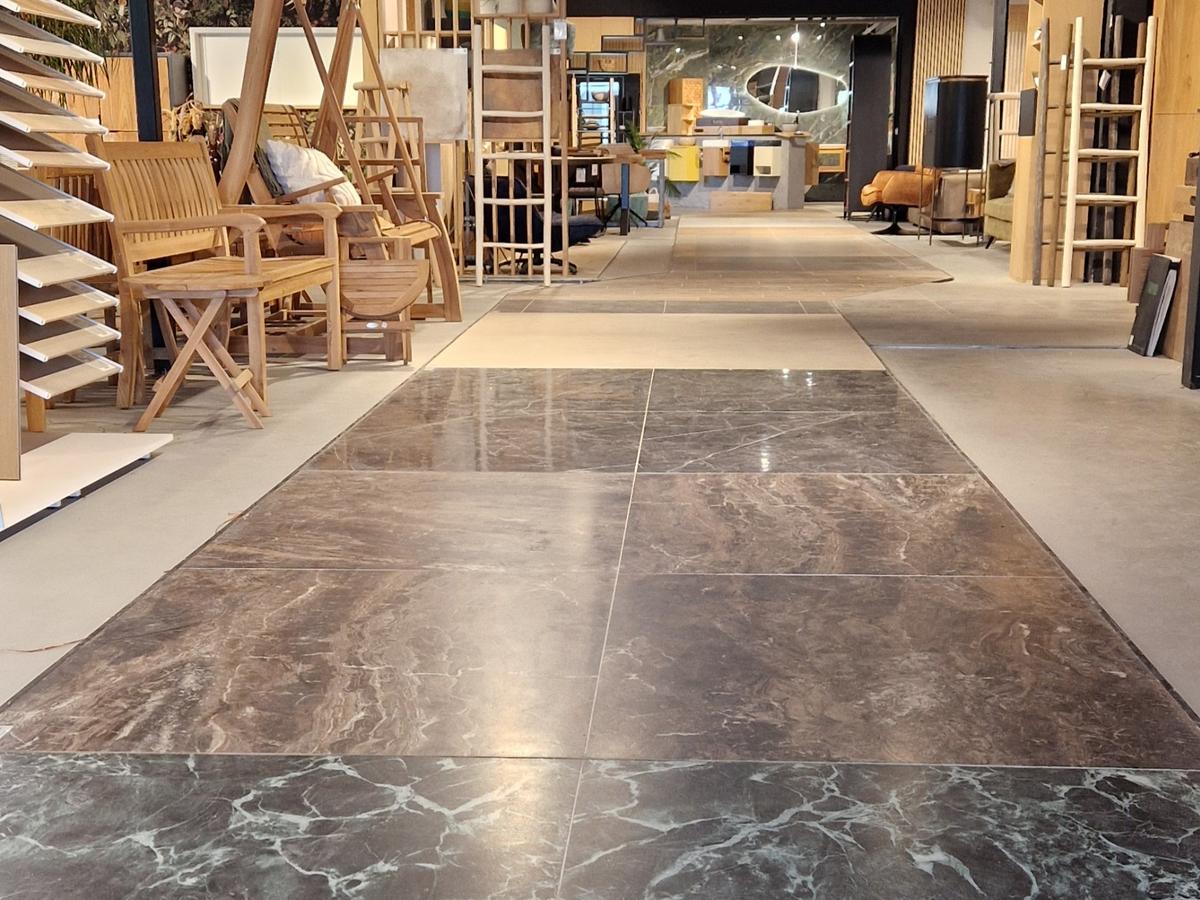 Woonstudio de Geus – showroom vol wooninspiratie: van tuinmeubelen tot badkamers en een open meubelmakerij Woonstudio de Geus – showroom vol wooninspiratie: van tuinmeubelen tot badkamers en een open meubelmakerij